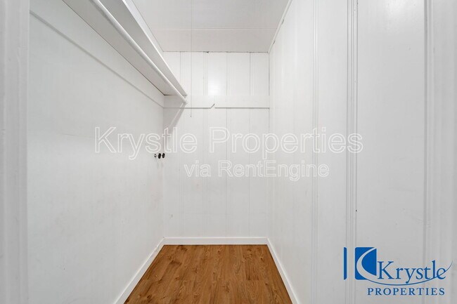 Building Photo - 619 Virginia St