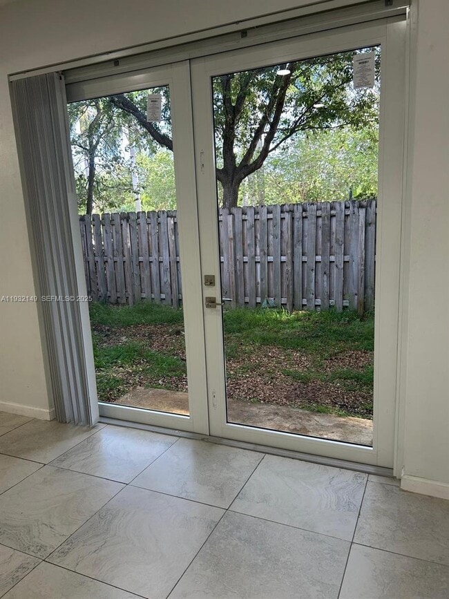 Building Photo - 4295 NE 10th Ct