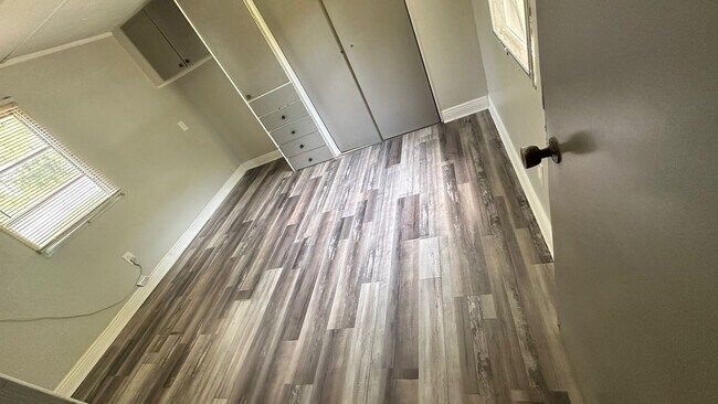 Building Photo - 882 Wolf Trail
