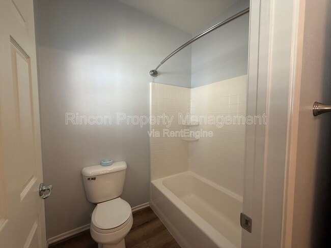 Building Photo - 2029 Milagro Pl
