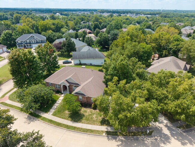Building Photo - 1900 Muirfield Dr