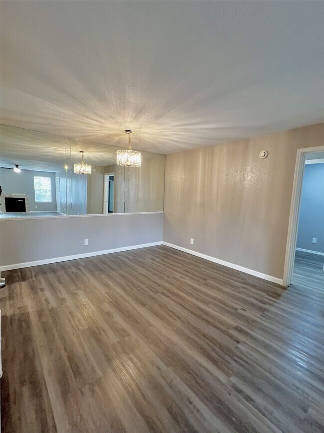 Building Photo - 6200 W Tidwell Rd