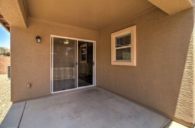 Building Photo - 41375 W Cahill Dr