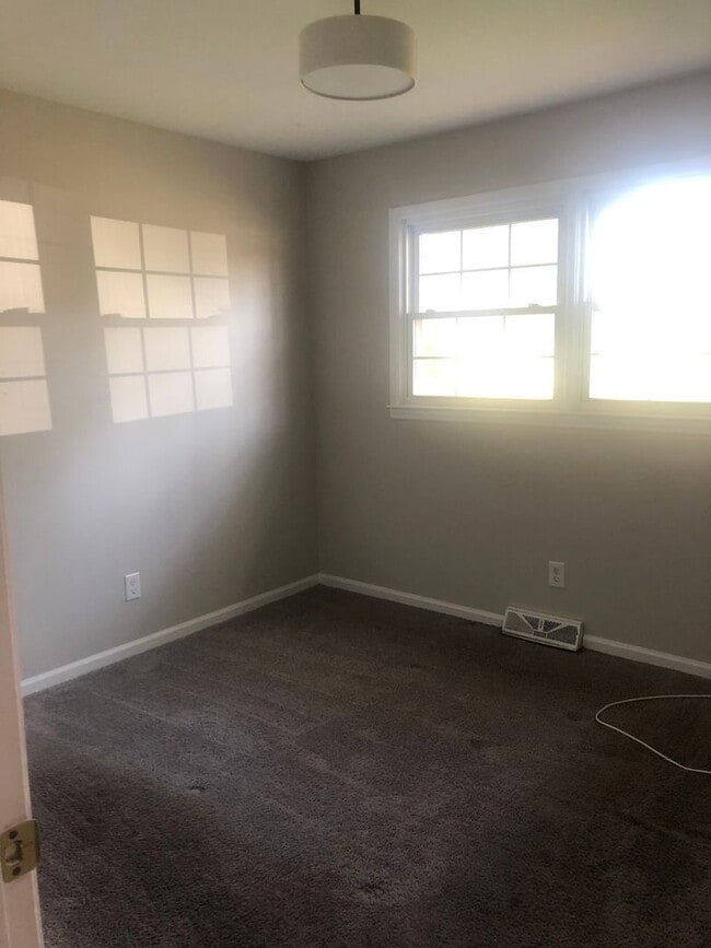 Building Photo - Lovely Brick Ranch Home in Monroe