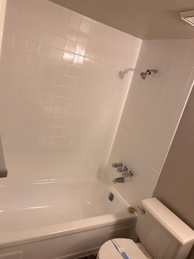 Building Photo - 729 E Cochise Dr