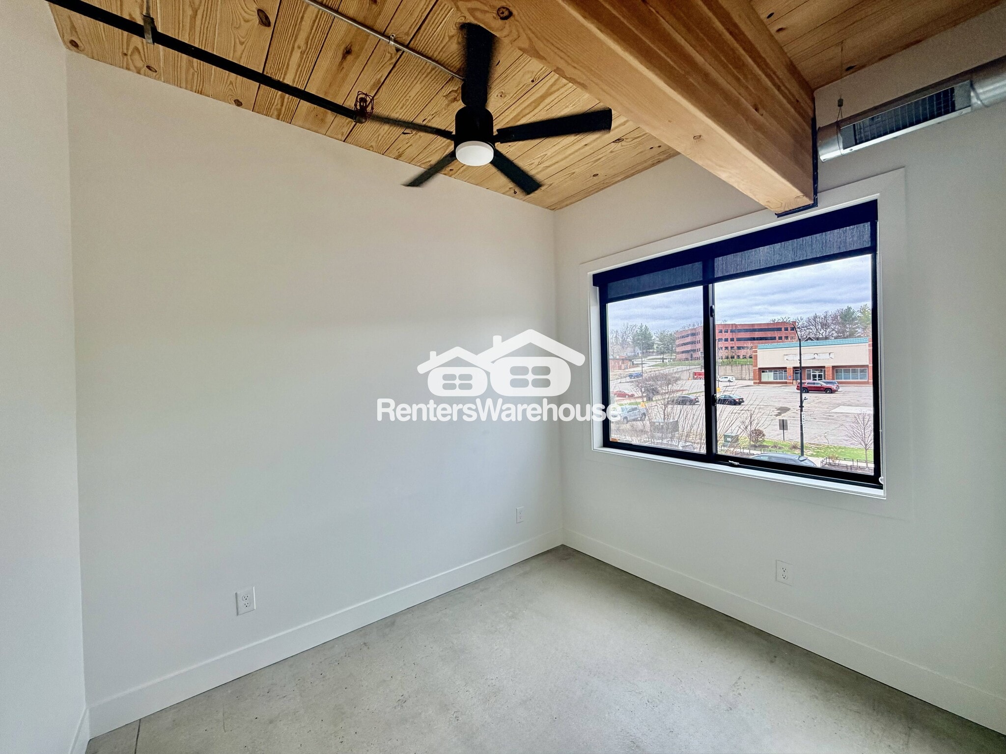 Building Photo - 2701 Ingersoll Ave