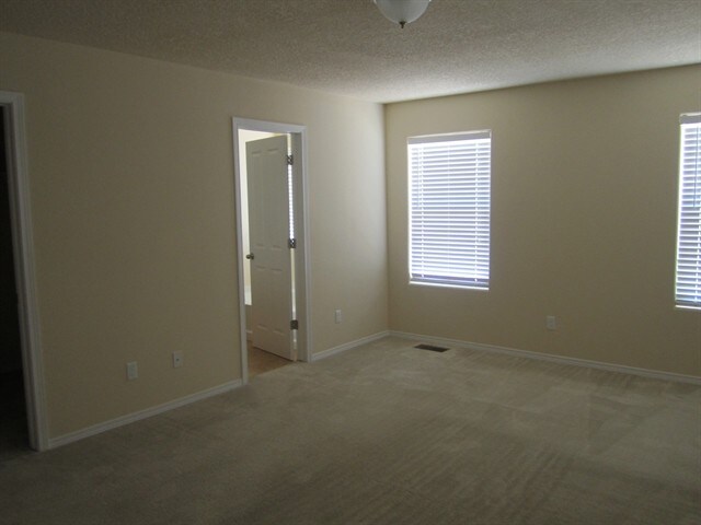 Building Photo - 3635 Buckskin Loop NE