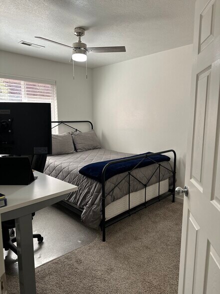 Building Photo - 357 S 6150 W