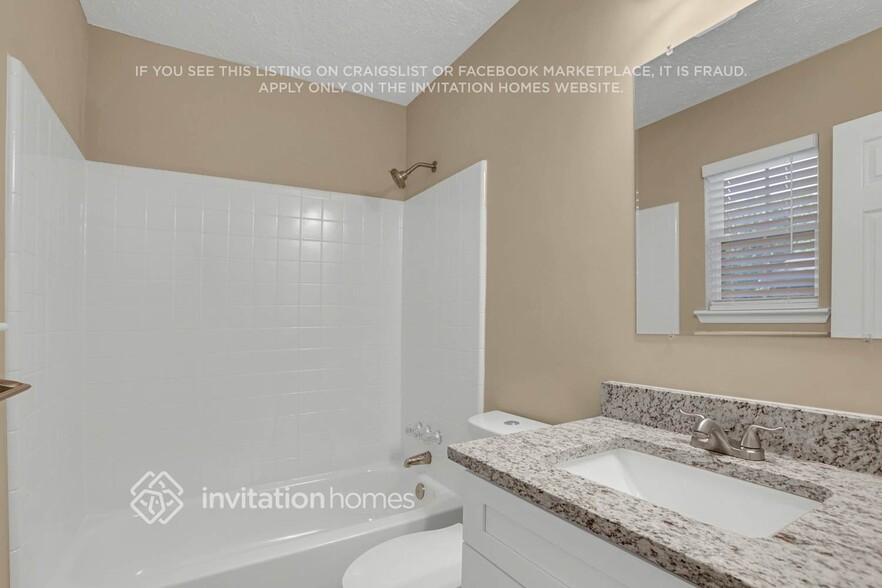 Building Photo - 3987 Majestic Dr SW