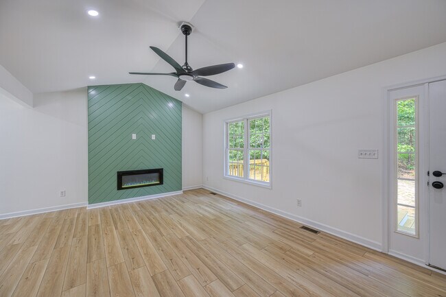 Building Photo - 2416 Horseshoe Bend Dr