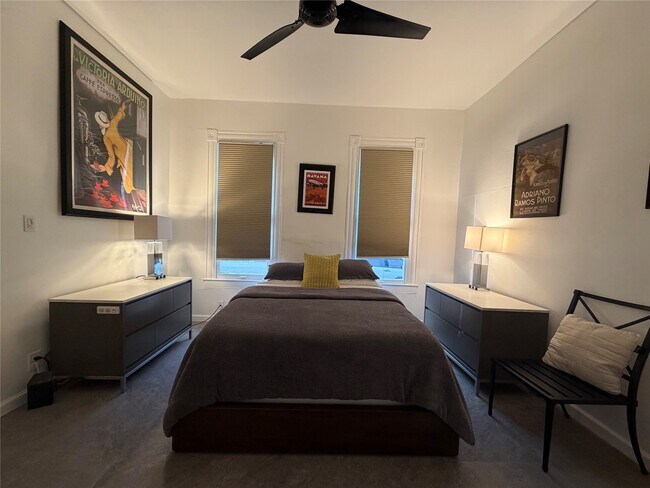 Building Photo - 318 Hyde Park Blvd