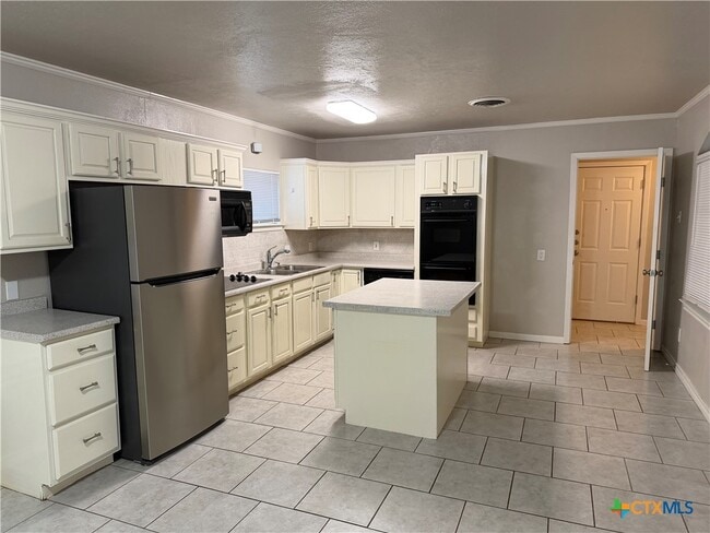 Building Photo - 904 Palmetto St