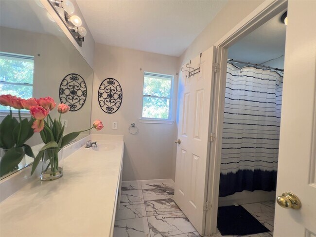 Building Photo - 10503 Desert Springs Cir