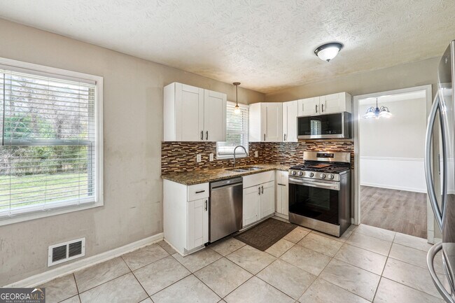 Building Photo - 2235 Emerald Springs Dr