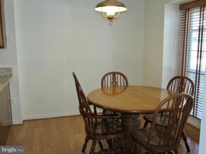 Building Photo - 14 Tivoli Lake Ct