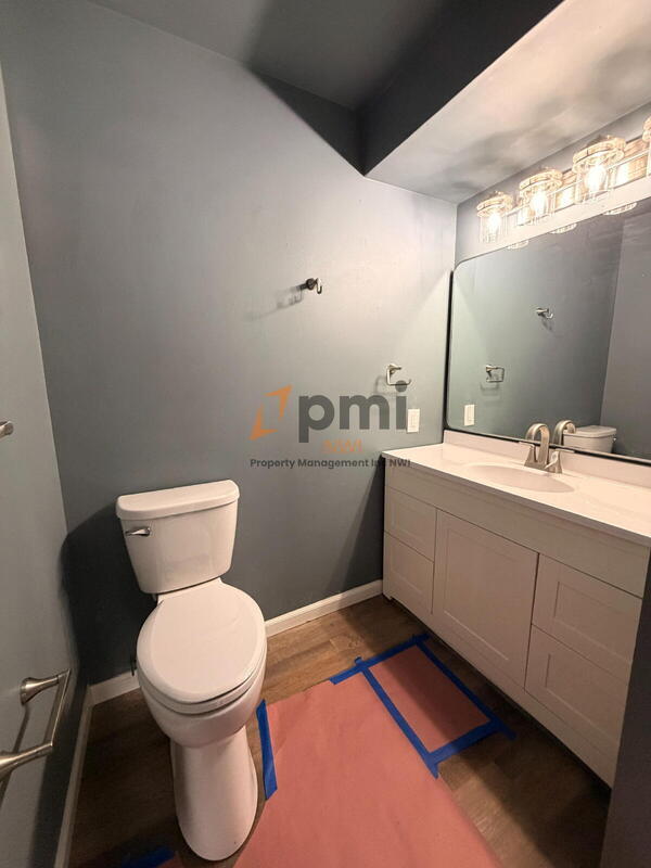 Building Photo - 160 Meadows Cir