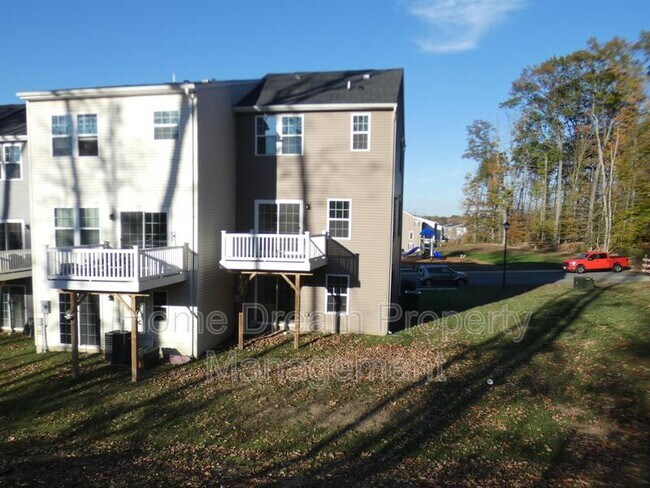 Building Photo - 6304 Crittenden Ln