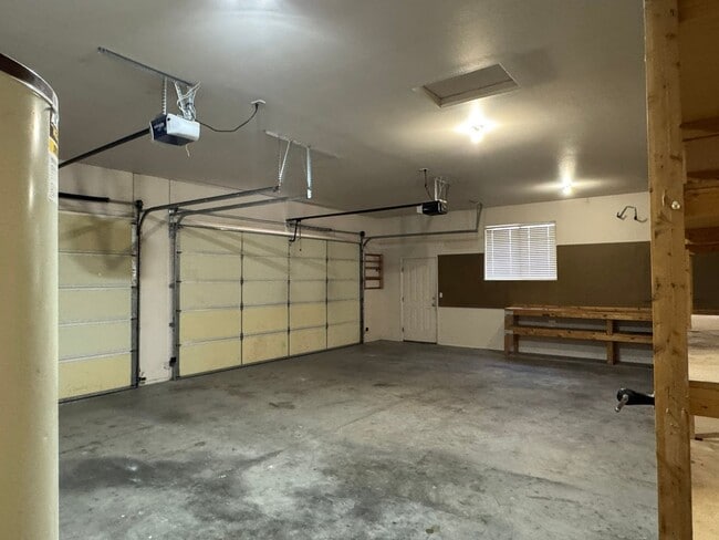 Building Photo - Spacious Single-Level Home in the Redlands w/ Private Yard & Thoughtful Layout!!!