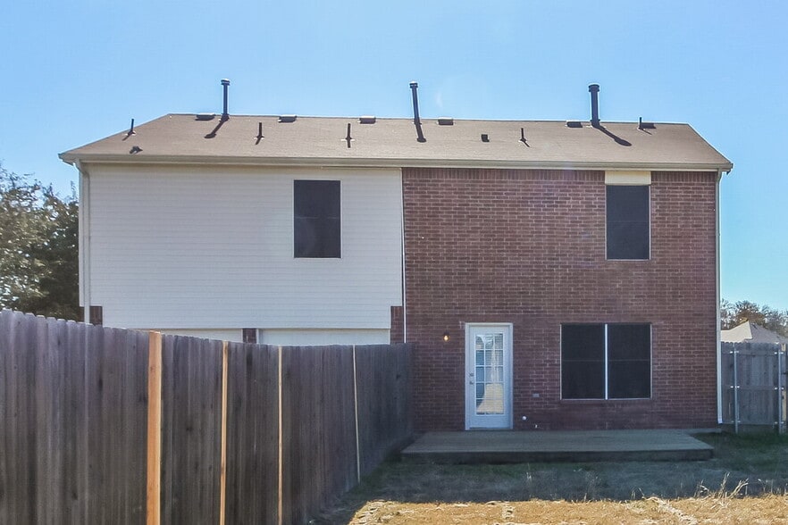 Building Photo - 705 Timber Trail