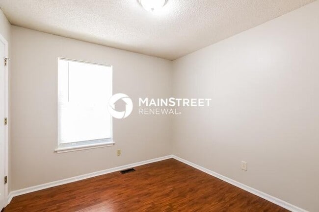 Building Photo - 3 Bedroom Pet-Friendly Home in BLUE SPRINGS, MO with Main Street Renewal