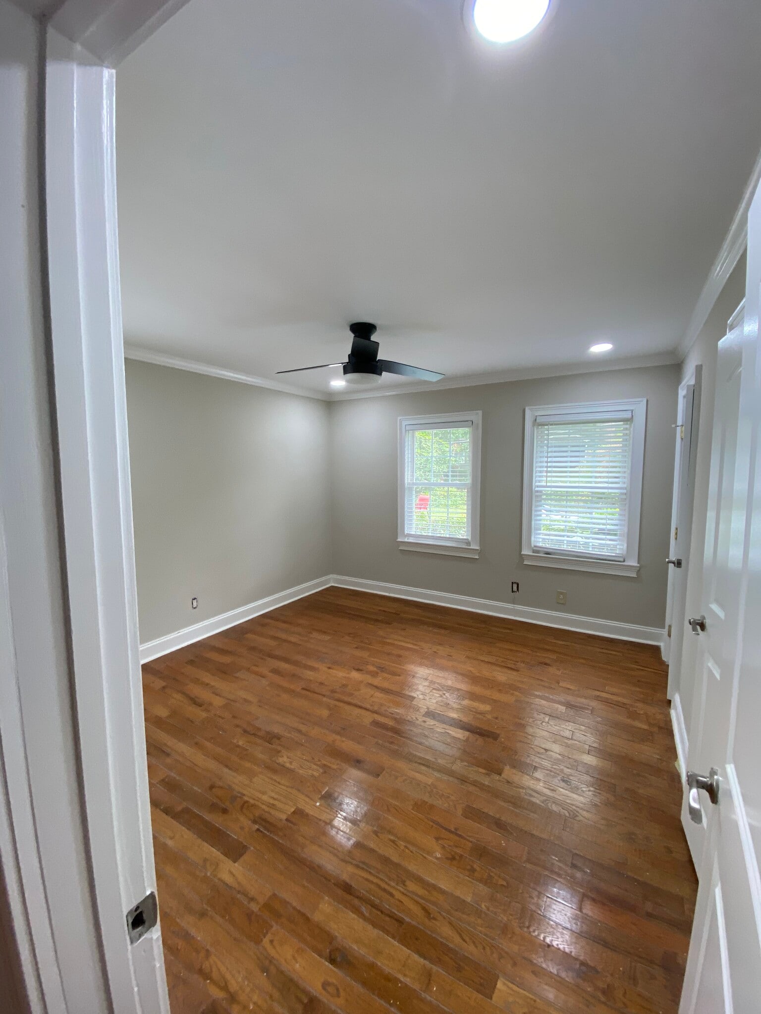 Master bedroom - 1732 Monroe Dr NE