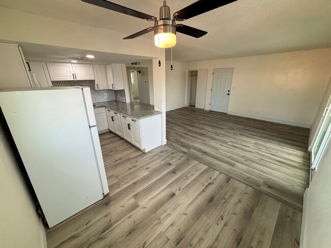 Building Photo - Gorgeous 2bed/1bath home located in Spring...