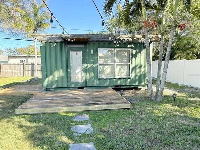 Building Photo - 105 N Aurora Ave