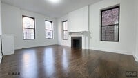 Building Photo - 26 E 91st St