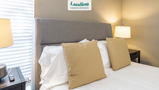 Building Photo - 2301 Pebble Vale Dr