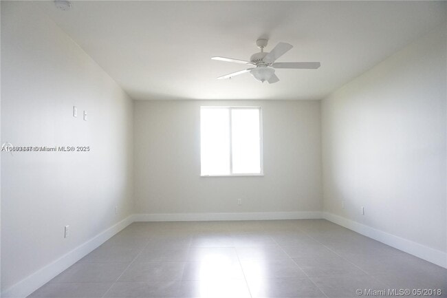 Building Photo - 555 E Dania Beach Blvd