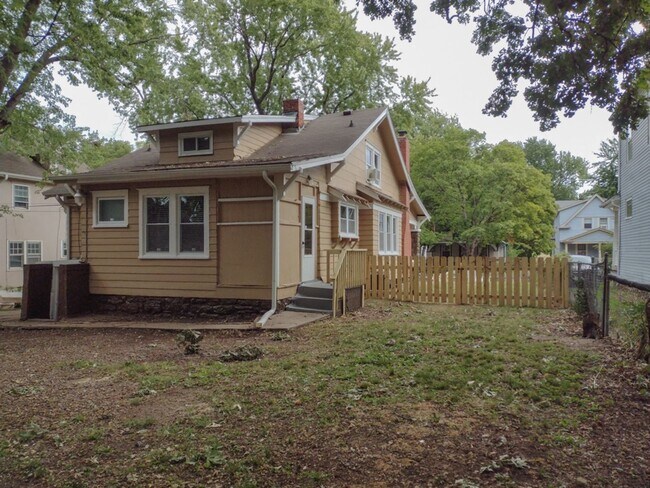 Building Photo - 3 Bed 2 Bath ready to rent!