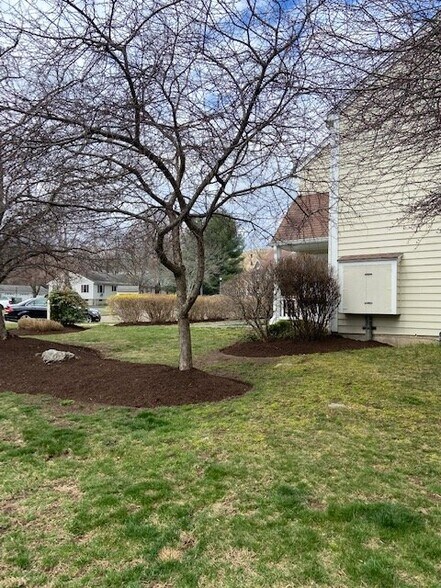 Building Photo - 20 Janet Cir