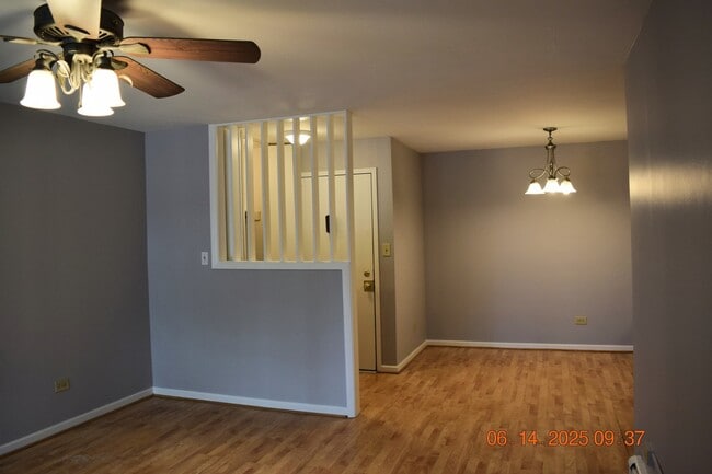 Building Photo - 1180 Meadow Ln