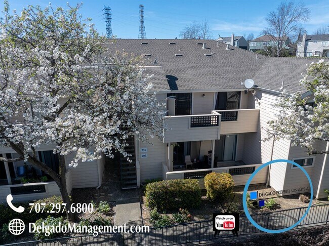 Building Photo - Glen Cove! Large one bedroom