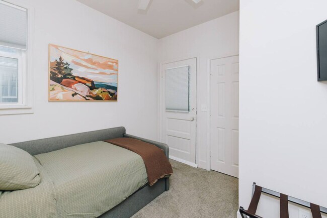 Building Photo - 3508 Tarpis Ave