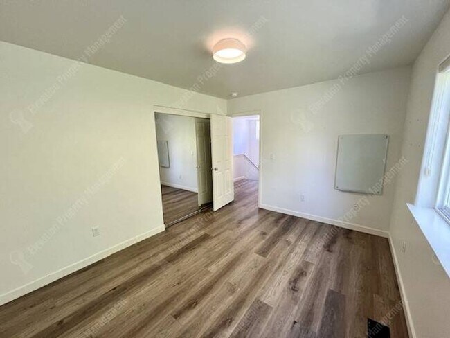 Building Photo - Beautifully updated 3 BR on west side of Bend