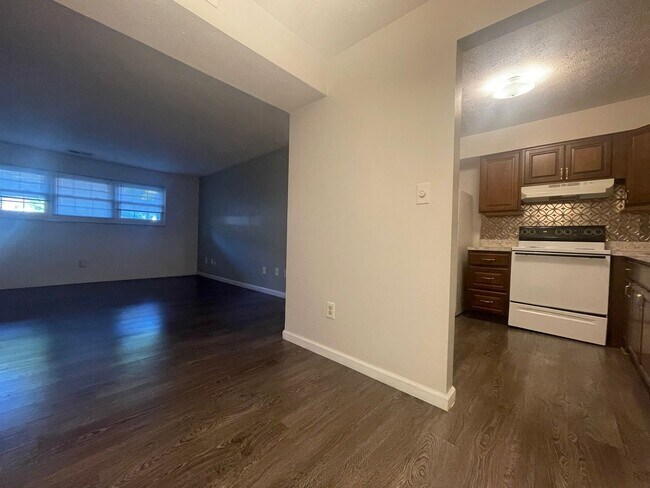 Building Photo - 5285 Portland St