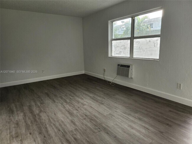 Building Photo - 1239 Marseille Dr