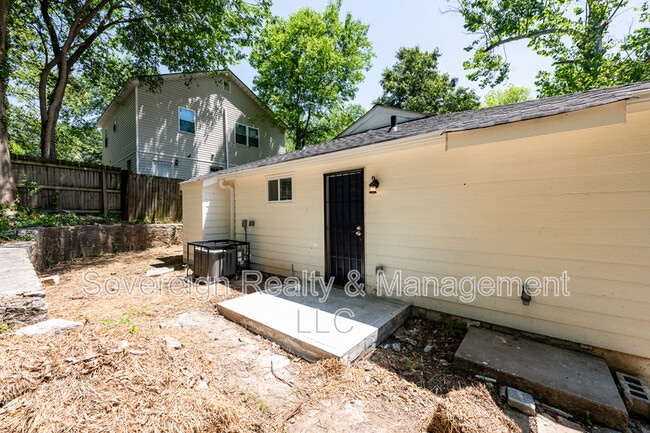 Building Photo - 452 Paines Ave NW