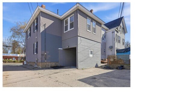 Building Photo - Single-Family House