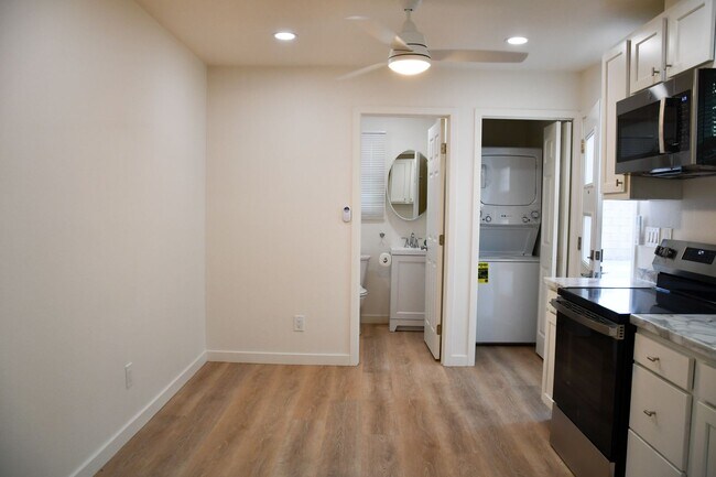 Building Photo - Parker (388) North