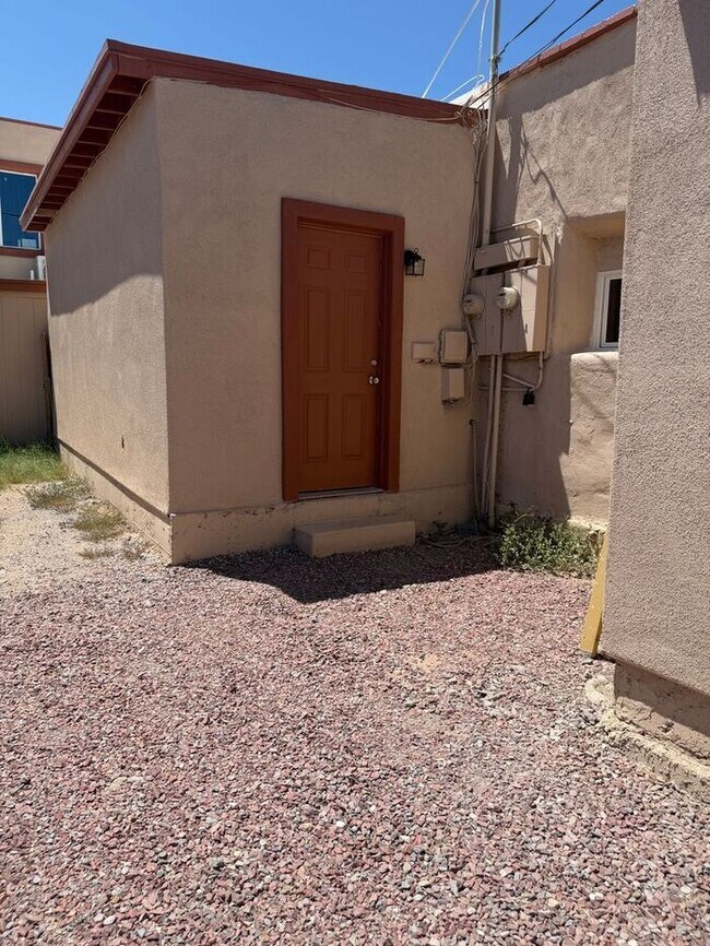 Building Photo - Your Private Retreat Awaits — Charming 3BR/2BA Home