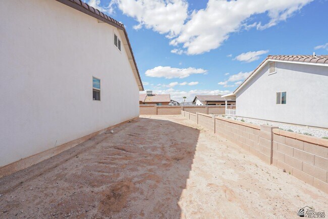 Building Photo - 11762 Gila St