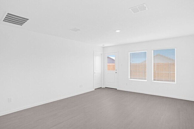 Building Photo - 730 Pawpaw Dr