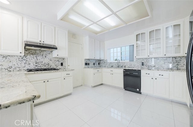 Building Photo - 2255 E Chevy Chase Dr