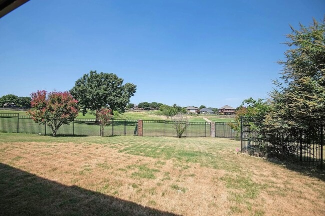 Building Photo - The Epitome of Luxury Living beautiful 4 bed 4 bath