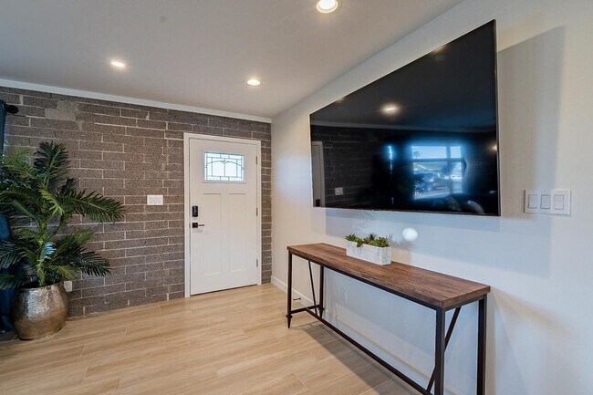 Building Photo - 7535 E Princeton Ave