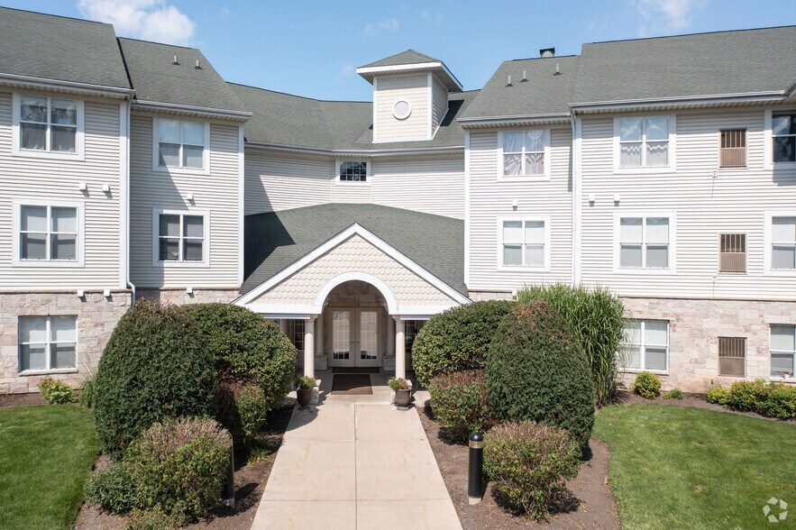 Savanna Ridge Apartments 18400 W IL Route 120 Grayslake IL 60030 Apartment Finder