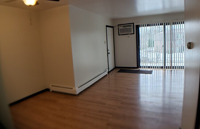 Building Photo - 1203 Whispering Hills Ct