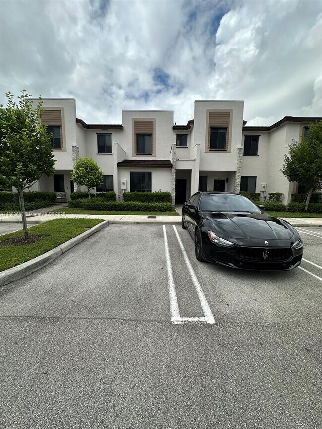 Primary Photo - Northeast 3rd Place, North Miami Beach, FL 33179 - 3 BR 3 BA townhouse